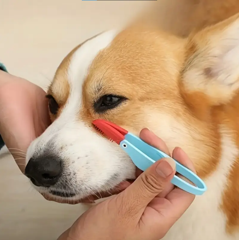 Pet Eye Cleaning Soft Brush - Gentle Care for Cats & Dogs